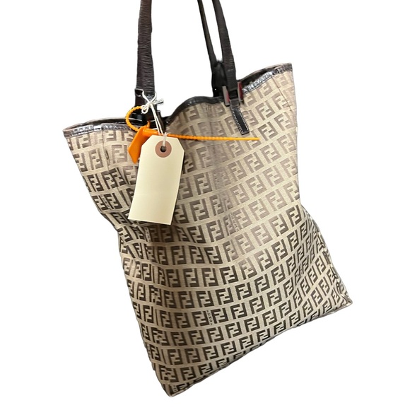 FENDI HANDBAG - Picture 2 of 6